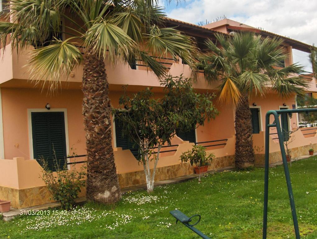 Feakes Apartment *